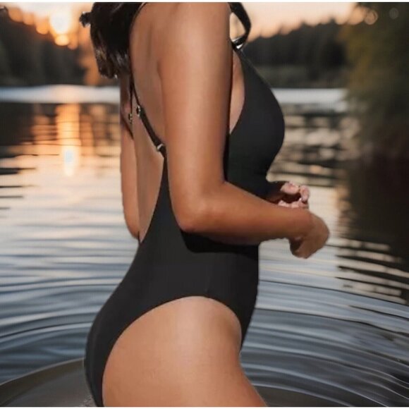 Cupshe Womens One-Piece Swimsuit Large Black V-Wire Plunge Neckline Cross Back - Picture 3 of 10